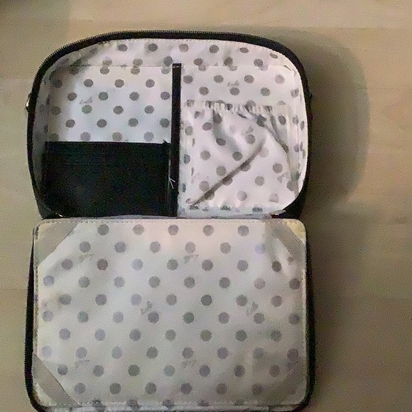 💙 Travel case - Picture 2 of 7